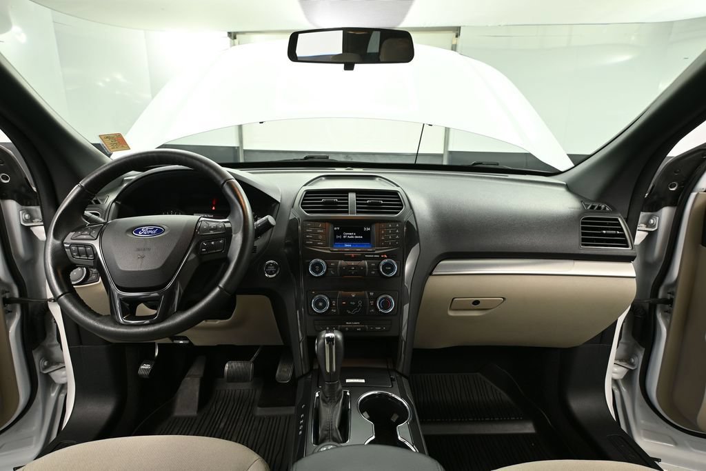 Used 2019 Ford Explorer XLT AWD/4WD image 19