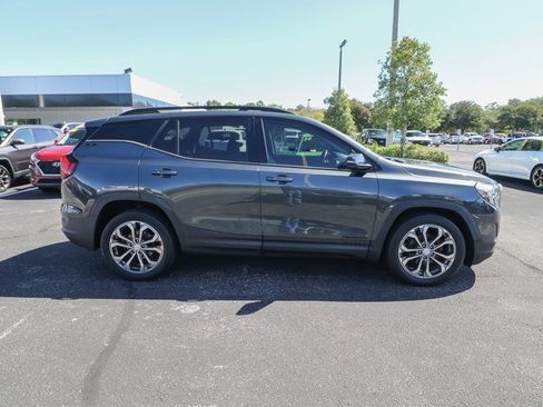 Used 2020 GMC Terrain SLE w/ Driver Convenience Package image 11