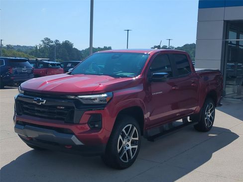 Used 2024 Chevrolet Colorado Z71 w/ Z71 Convenience Package 2 AWD/4WD image 1