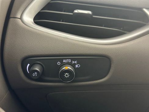 Used 2025 Chevrolet Malibu LT FWD image 38