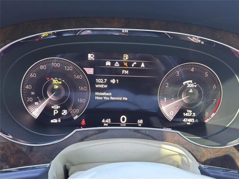 Used 2021 Bentley Bentayga AWD/4WD image 14