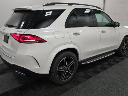 Used 2022 Mercedes-Benz GLE 350 4MATIC w/ AMG Line Exterior image 2