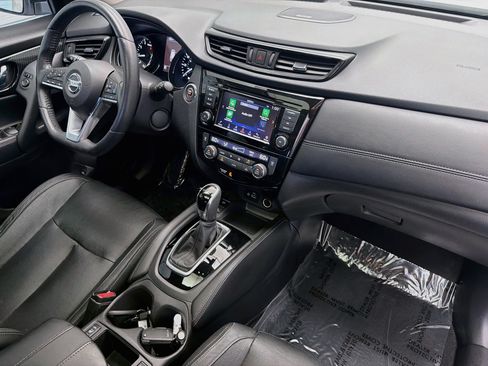 Used 2018 Nissan Rogue SL w/ Premium Package FWD image 11