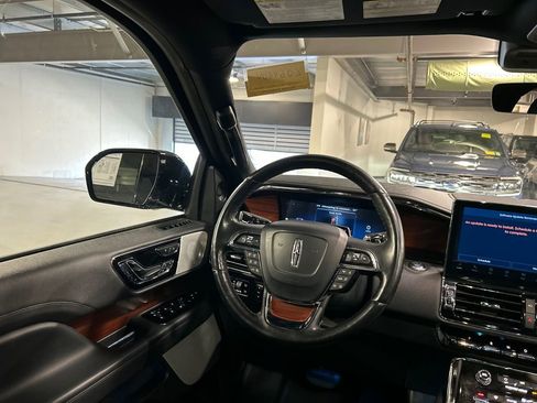 Certified 2023 Lincoln Navigator Reserve AWD/4WD image 26
