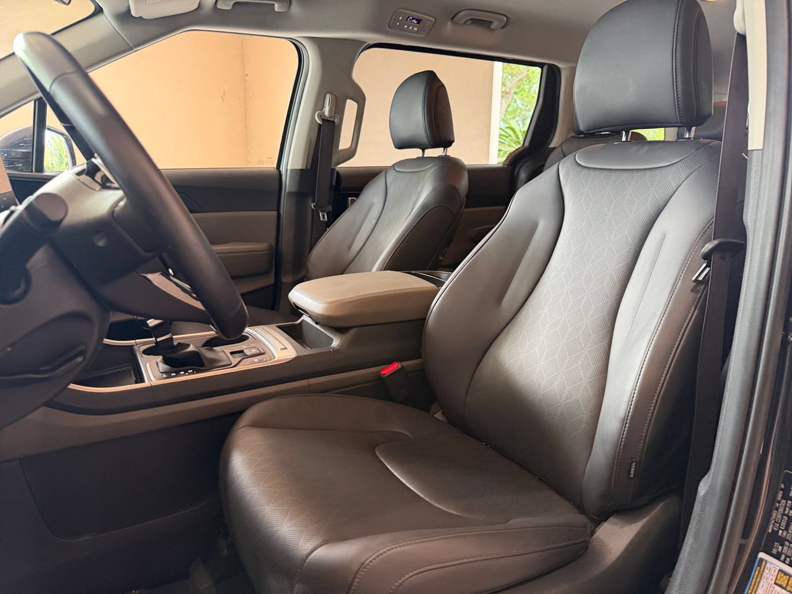 Used 2026 Kia Carnival FWD image 25