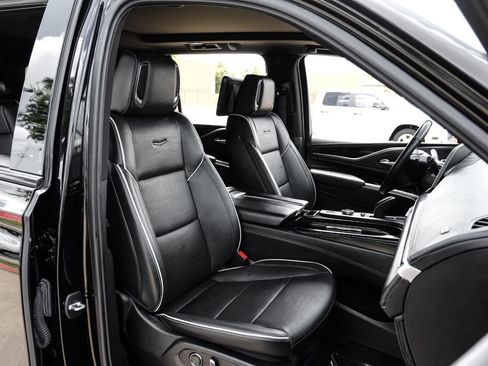 Used 2021 Cadillac Escalade ESV Sport w/ Driver Assist Tech Package AWD/4WD image 35