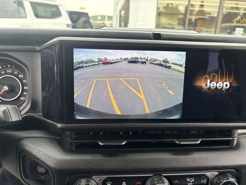 Used 2025 Jeep Wrangler Unlimited Sport AWD/4WD image 21