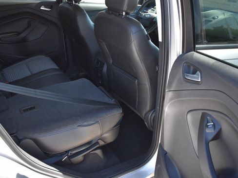 Used 2019 Ford Escape SE image 15