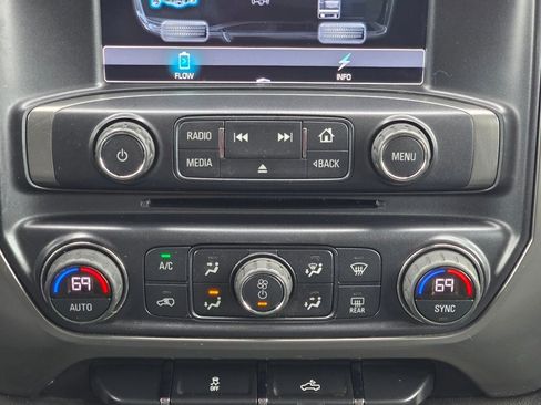 Used 2018 Chevrolet Silverado 1500 LT w/ LT Eassist Package image 16