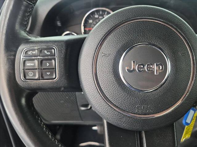 Used 2018 Jeep Wrangler Sahara w/ Connectivity Group AWD/4WD image 29