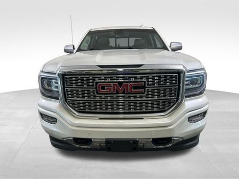 Used 2017 GMC Sierra 1500 Denali w/ Denali Ultimate Package AWD/4WD image 9