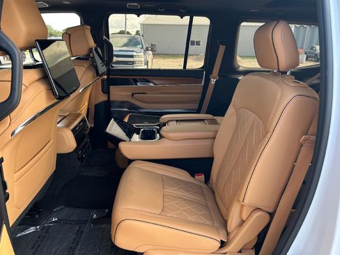 Used 2024 Jeep Grand Wagoneer Series III w/ Rear Seat Video Group 1 image 6