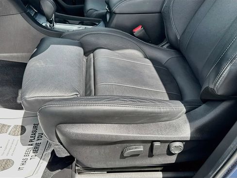 Used 2023 Subaru Ascent Limited w/ Technology Package AWD/4WD image 23