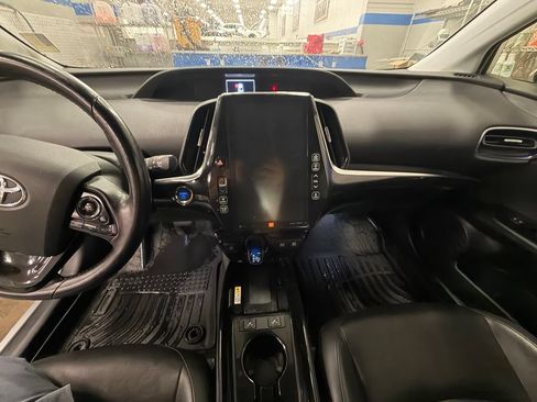 Used 2019 Toyota Prius Limited w/ Premium Convenience Package FWD image 28
