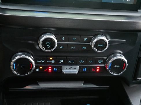 Used 2023 Ford F450 Lariat w/ Chrome Package image 22