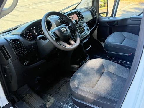 Used 2024 RAM ProMaster 2500 w/ Safety Group FWD image 11