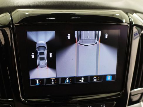 Used 2023 Chevrolet Traverse High Country FWD image 20