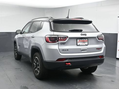 Used 2024 Jeep Compass Trailhawk AWD/4WD image 6