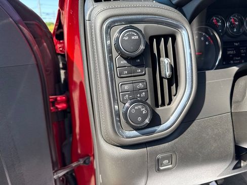 Used 2021 Chevrolet Silverado 1500 LT Trail Boss w/ Bed Protection Package AWD/4WD image 28