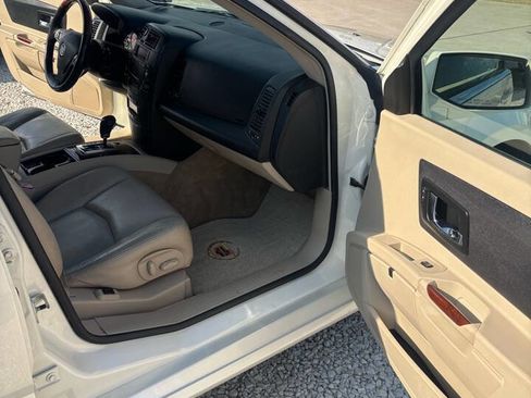 Used 2005 Cadillac SRX w/ Preferred Equipment Group image 11