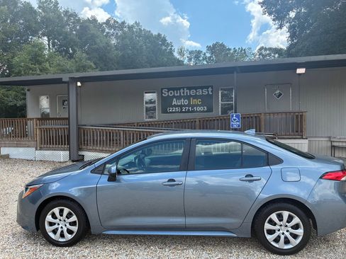 Used 2022 Toyota Corolla LE image 7