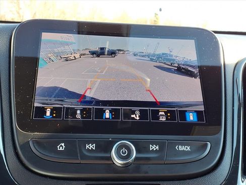 Used 2022 Chevrolet Equinox RS w/ Infotainment Package image 26