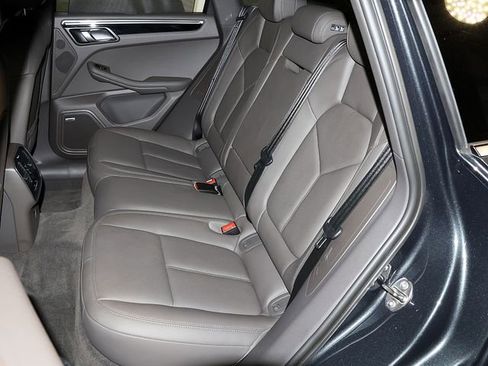 Used 2024 Porsche Macan AWD/4WD image 12