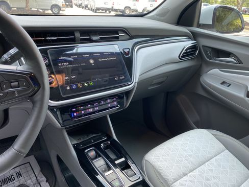 Used 2023 Chevrolet Bolt EUV Premier FWD image 23