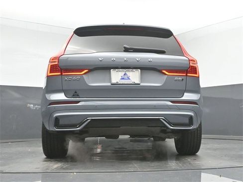 Used 2023 Volvo XC60 B5 Ultimate w/ Climate Package image 44