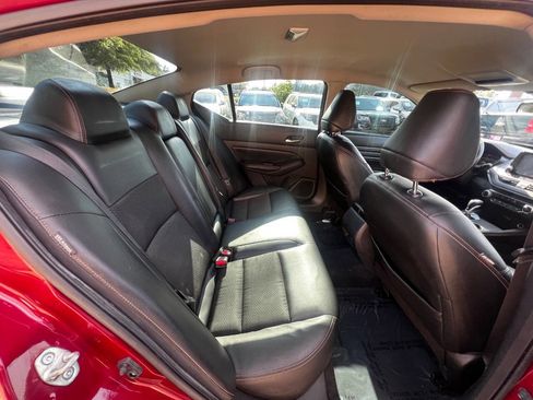 Used 2021 Nissan Altima 2.5 SR FWD image 11