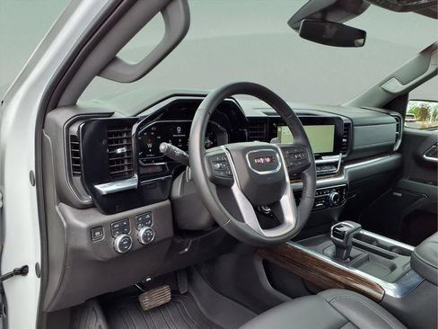 Used 2024 GMC Sierra 1500 Elevation w/ Elevation Premium Package AWD/4WD image 12