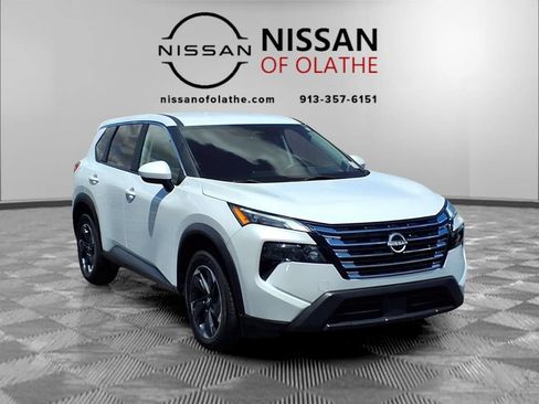 Used 2024 Nissan Rogue SV AWD/4WD image 30