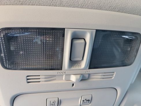 Used 2015 Subaru Forester 2.5i Limited image 29