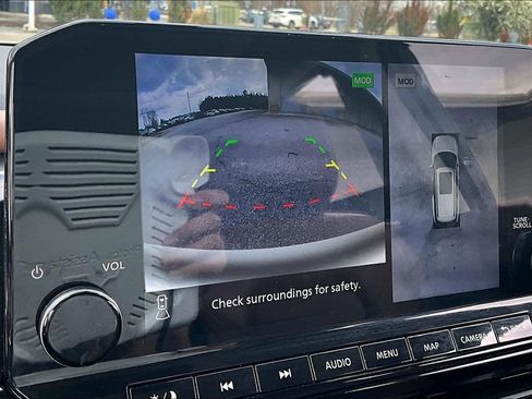 Used 2024 Nissan Pathfinder Platinum w/ Cargo Package image 14