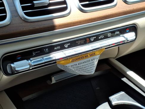 Used 2026 Mercedes-Benz GLS 450 4MATIC image 21