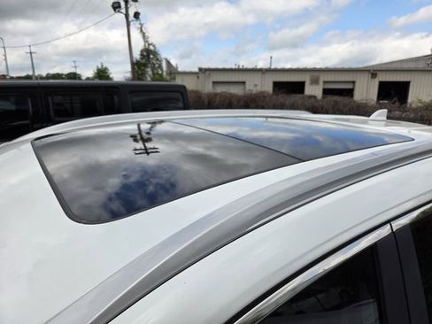 Used 2024 Nissan Rogue SV w/ SV Premium Package image 5