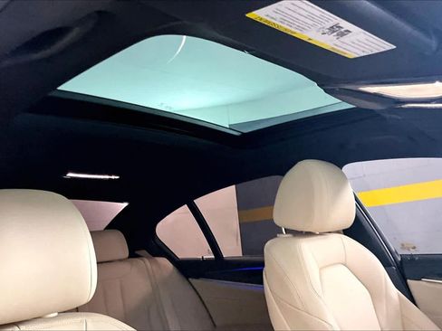 Used 2018 BMW 530i image 12