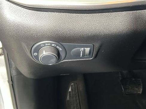 Used 2025 Jeep Compass Sport AWD/4WD image 19