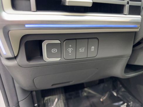 Used 2025 Hyundai Santa Fe Limited image 59