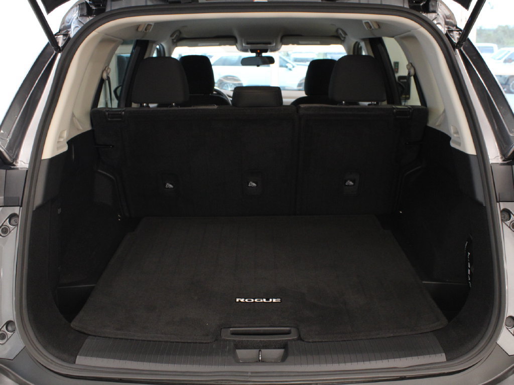 Used 2023 Nissan Rogue SV w/ SV Premium B Package FWD image 31