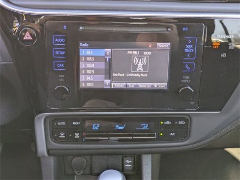 Used 2017 Toyota Corolla L image 19