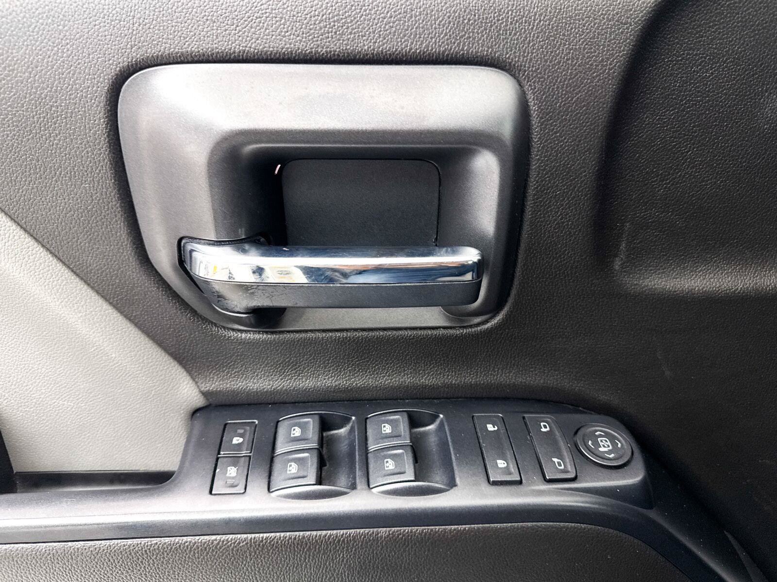 Used 2018 Chevrolet Silverado 1500 W/T w/ WT Fleet Convenience Package AWD/4WD image 18