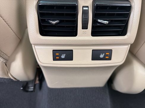 Used 2016 Subaru Outback 2.5i Limited image 9