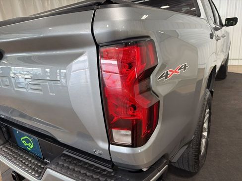 Certified 2024 Chevrolet Colorado LT w/ LT Convenience Package II AWD/4WD image 16