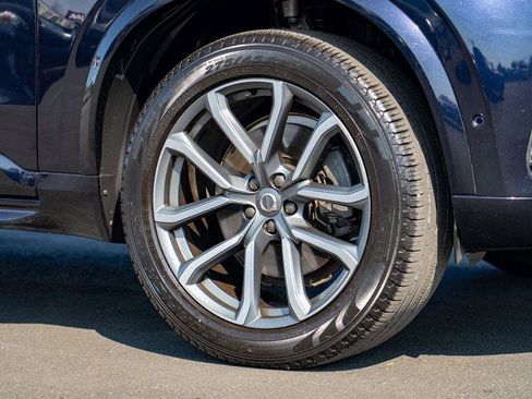 Used 2017 Volvo XC90 T6 Momentum w/ Vision Package image 7