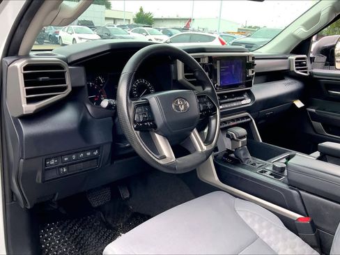 Used 2023 Toyota Tundra SR5 w/ SR5 Convenience Package AWD/4WD image 17
