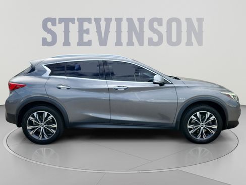 Used 2018 INFINITI QX30 Premium w/ Navigation Package AWD/4WD image 6