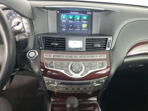 Used 2019 INFINITI Q70 Luxe w/ Proactive Package image 15