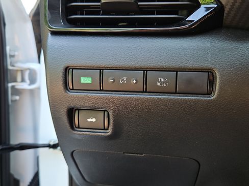 Certified 2024 Nissan Sentra SV FWD image 24