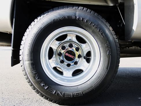 Used 2004 GMC Sierra 3500 SLT w/ Heavy-Duty Power Package image 47